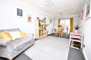 Lounge/Diner- click for photo gallery